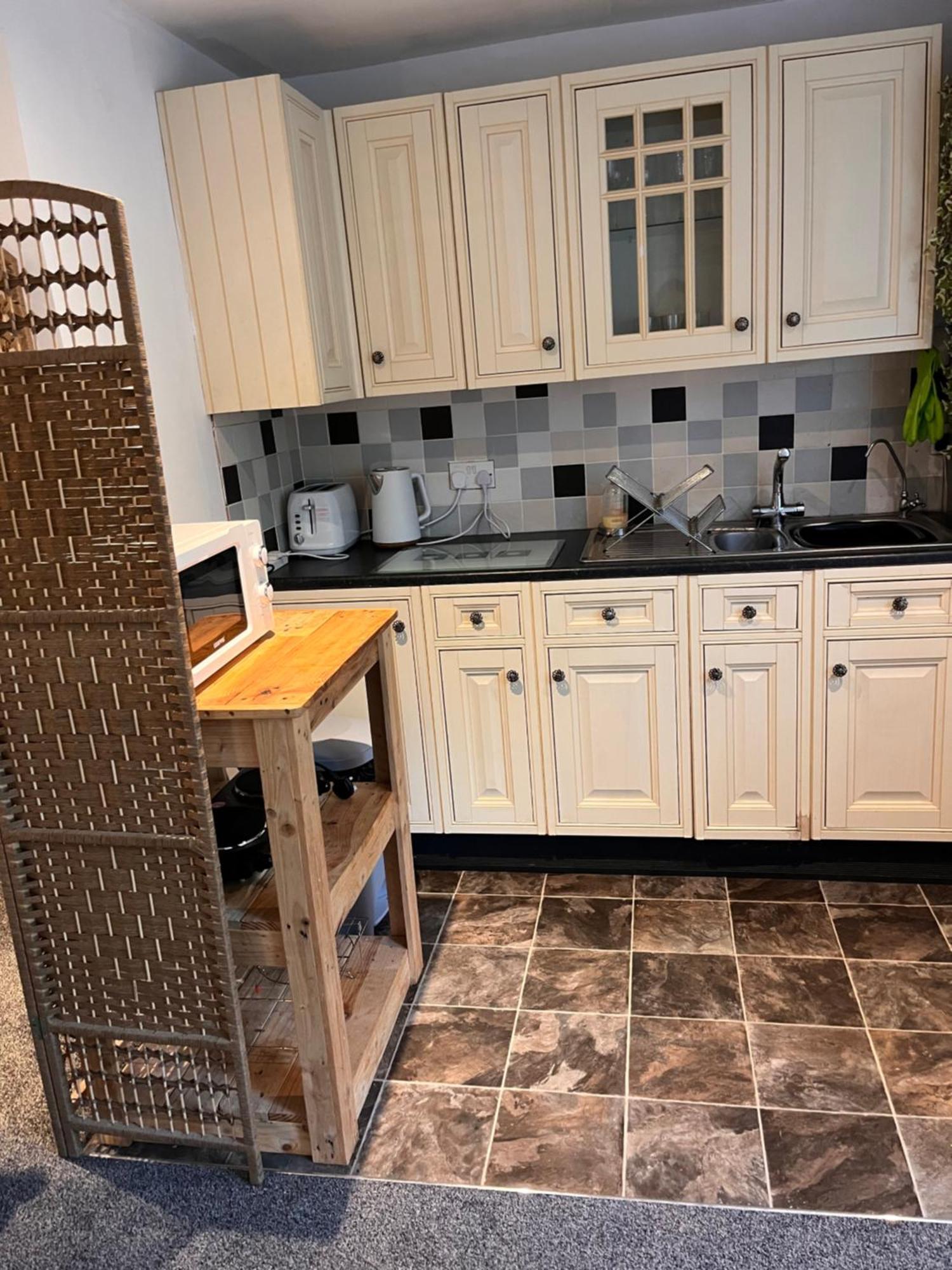 The Annexe - 10 Howards Croft Mile End Екстериор снимка